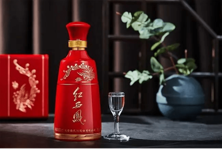 傳承與創(chuàng)新并行<strong></p>
<p>西鳳酒
</strong>，西鳳酒展現(xiàn)時代風(fēng)采:西鳳酒

