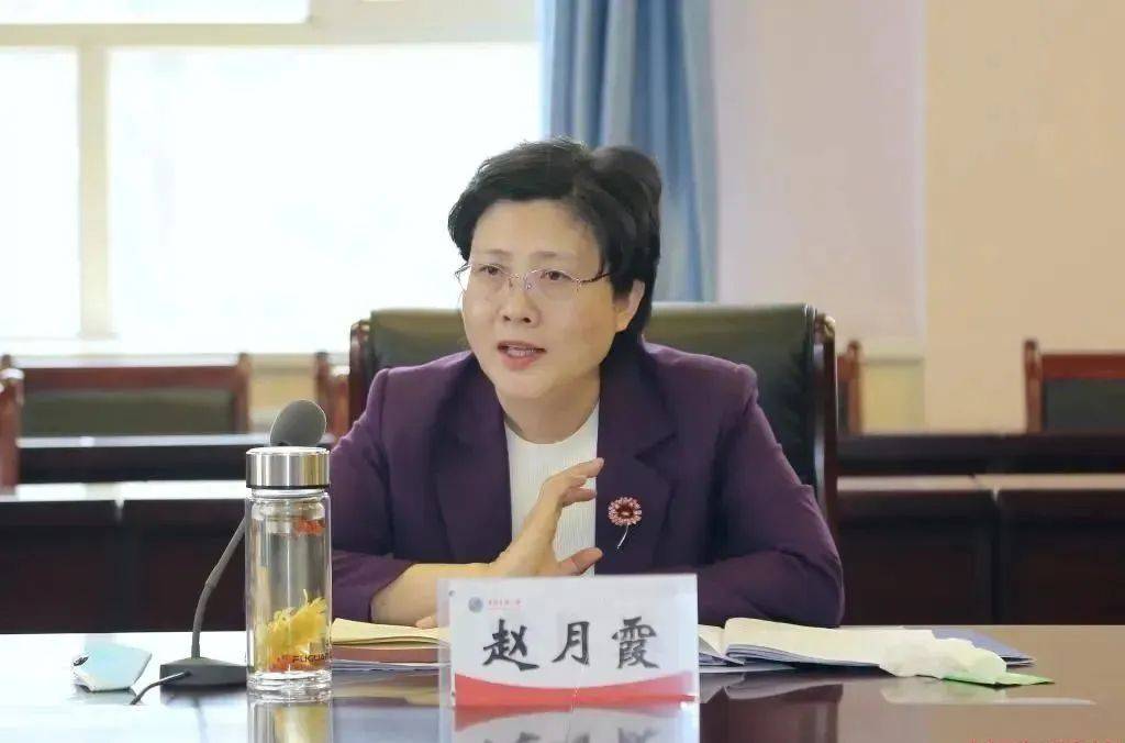 青海省委常委、組織部長(zhǎng)趙月霞，調(diào)任云南:西鳳酒
