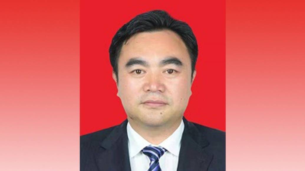 眉山市委常委、組織部部長(zhǎng)、秘書(shū)長(zhǎng)高立新調(diào)任四川省政府駐京辦:西鳳酒
