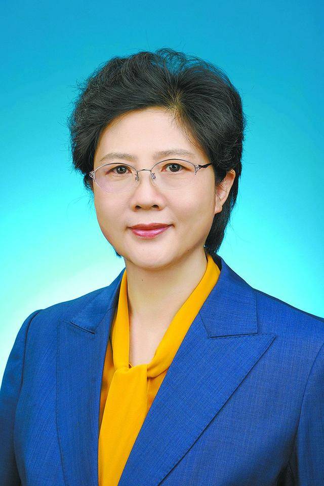新任云南省委常委趙月霞<strong></p>
<p>西鳳酒
</strong>，分工明確:西鳳酒
