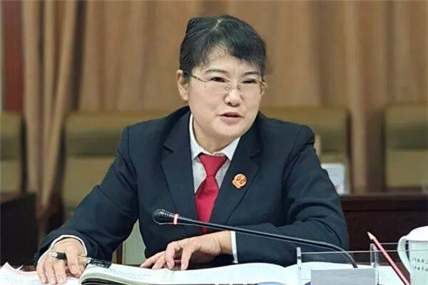 原專職委員楊琴，被查:西鳳酒
