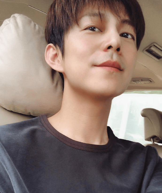 51歲何炅坦言：精力大不如前<strong></p>
<p>西鳳酒
</strong>，我現(xiàn)在特別痛苦，又近視又老花:西鳳酒
