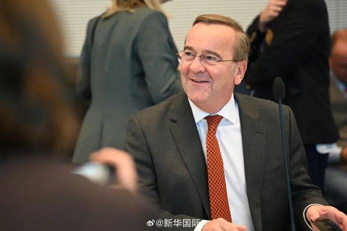 德國(guó)承諾向?yàn)蹩颂m提供20億歐元軍援，俄方警告：運(yùn)至烏方的武器將成為俄軍合法打擊目標(biāo):西鳳酒
