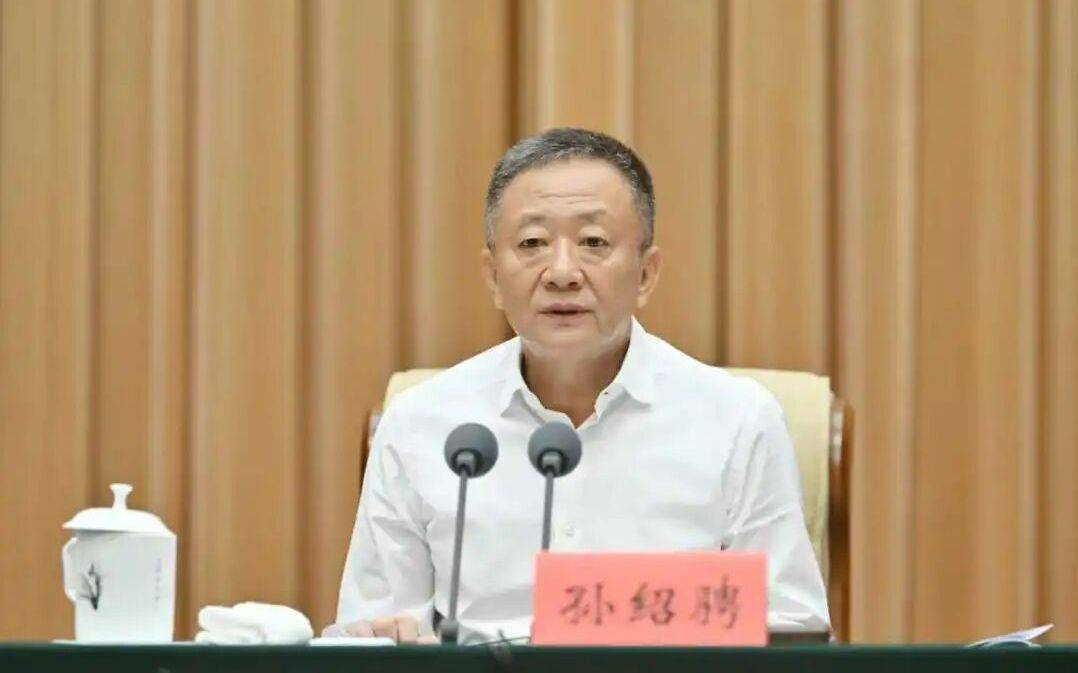 因工作崗位調(diào)整，孫紹騁辭去內(nèi)蒙古自治區(qū)人大常委會(huì)主任職務(wù):西鳳酒
