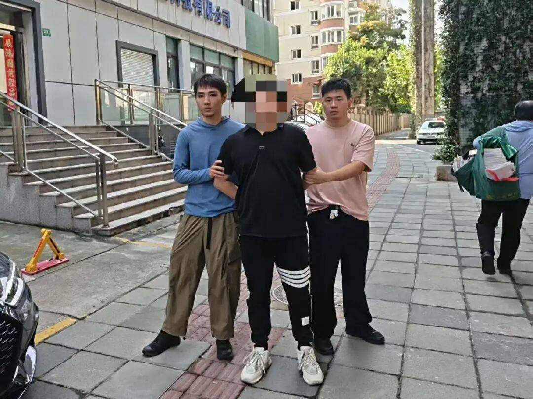 “我的微信名不叫這個(gè)<strong></p>
<p>西鳳酒
</strong>，太惡心了吧”！上海一對(duì)房東房客，被中介做局了:西鳳酒

