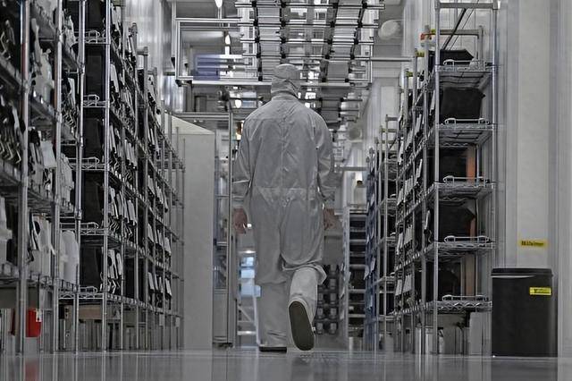 金燦榮：美國把刀架在脖子上了<strong></p>
<p>西鳳酒
</strong>，這樣干就是去送死:西鳳酒
