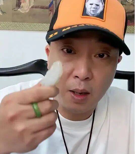 網(wǎng)紅“柴懟懟”被正式逮捕<strong></p>
<p>西鳳酒
</strong>，此前因抹黑胖東來被封號:西鳳酒
