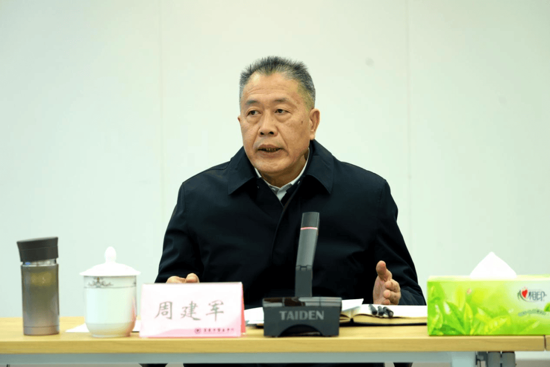 巡視組進駐后<strong></p>
<p>西鳳酒
</strong>，“一把手”周建軍被查:西鳳酒
