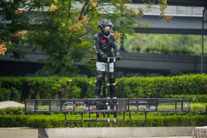 全國首創(chuàng)<strong></p>
<p>西鳳酒
</strong>，杭州人可以一鍵起飛去上班了！:西鳳酒
