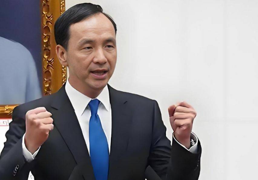 到底支持誰當(dāng)黨主席？最后關(guān)頭<strong></p>
<p>西鳳酒
</strong>，當(dāng)著鄭麗文的面，洪秀柱說出了自己的答案，信號(hào)不簡(jiǎn)單:西鳳酒
