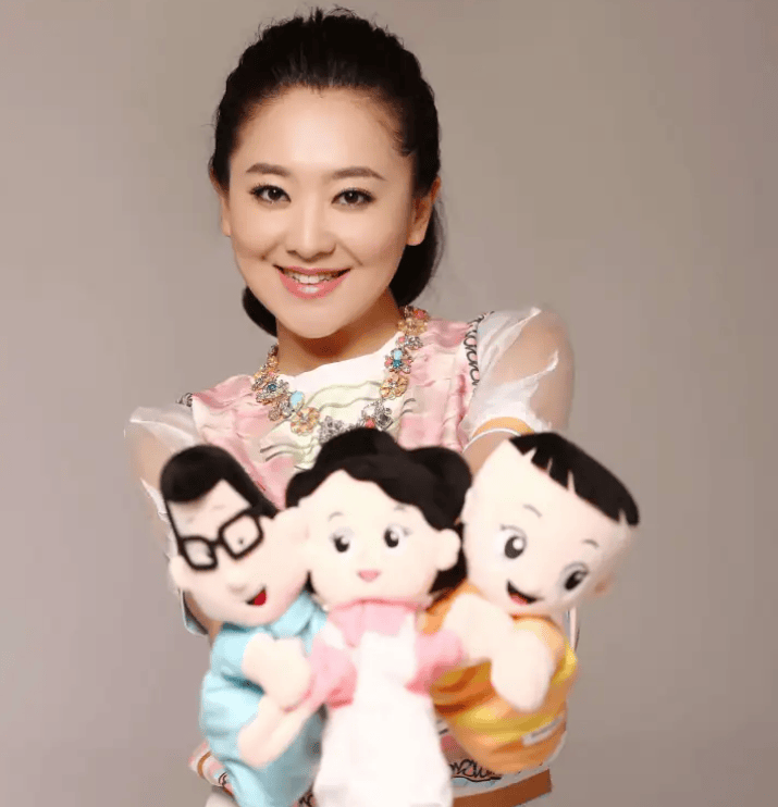 央視主持人“月亮姐姐”離開少兒頻道<strong></p>
<p>西鳳酒
</strong>，官宣新身份！:西鳳酒
