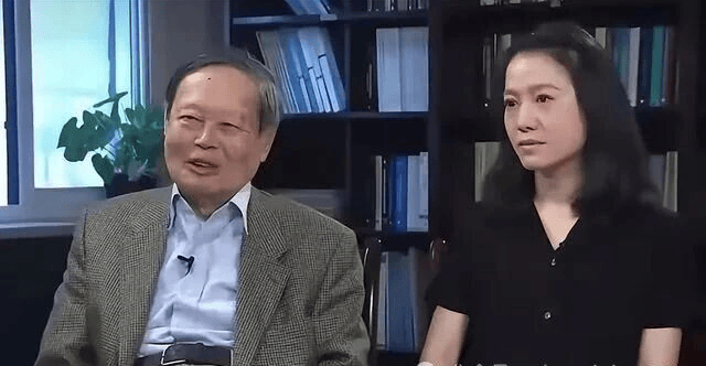 翁帆發(fā)文：有楊先生陪伴我何其有幸<strong></p>
<p>西鳳酒
</strong>，他會在星星上對我們微笑:西鳳酒
