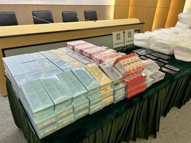 賣淫集團被端<strong></p>
<p>西鳳酒
</strong>，120人落網(wǎng)！查獲安全套超10000個:西鳳酒

