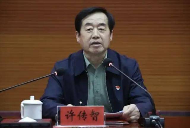 兩名近70歲中管干部被查；副部級(jí)干部王波被判死緩:西鳳酒
